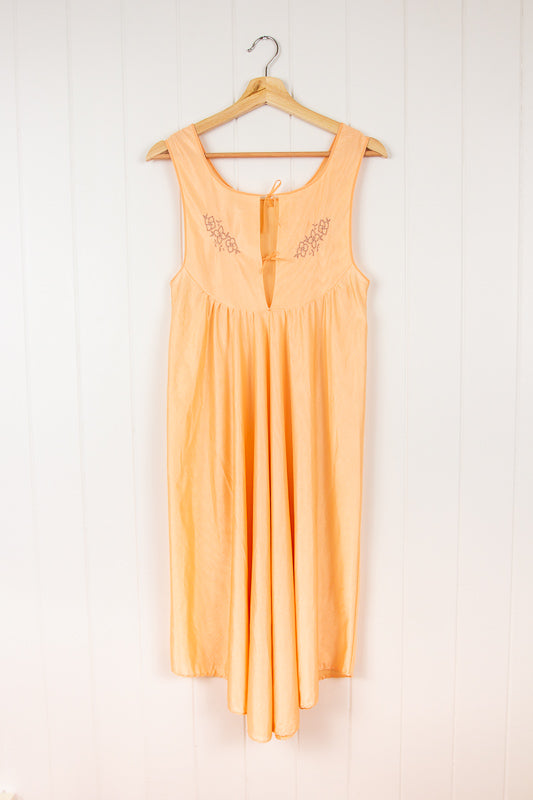 70s Peach Embroidered Sleeveless Dress