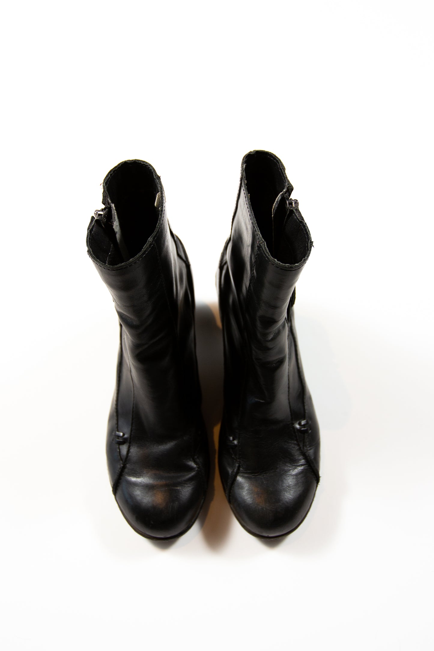 Preloved Black Leather Zip Heeled Boots